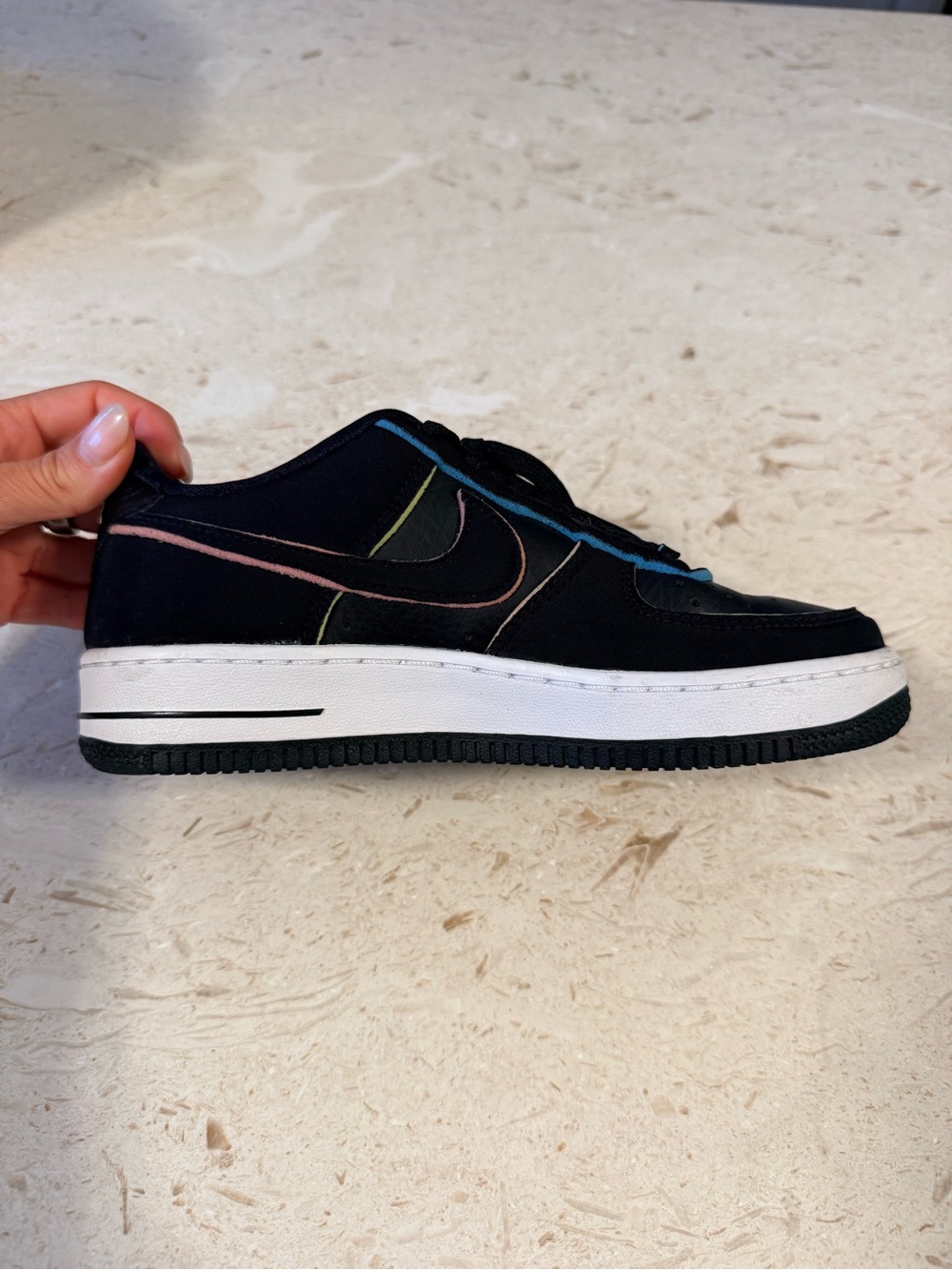 Nike Air Force 1 LV8 GS “Outline”